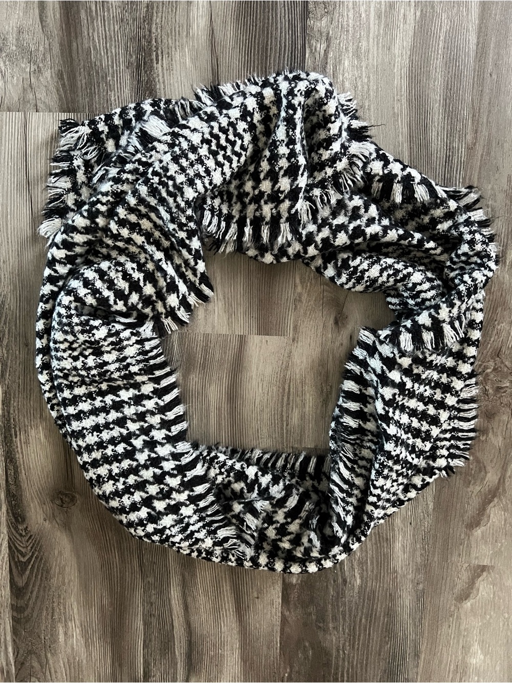 Express Houndstooth Scarf